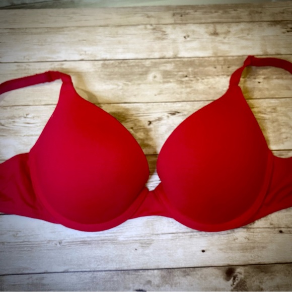 Victoria’s Secret Pink where anywhere red push up bra 32C - Picture 6 of 9